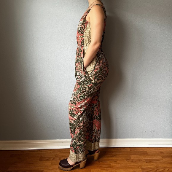 Warm Floral V-Neck Jumpsuit Size 0 - Picture 4 of 9